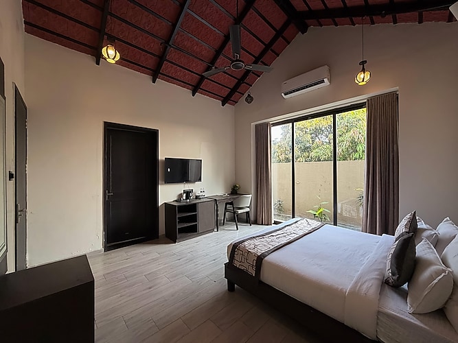 Family Bunglow with Private Pool-(2ROOMS AND HALL)